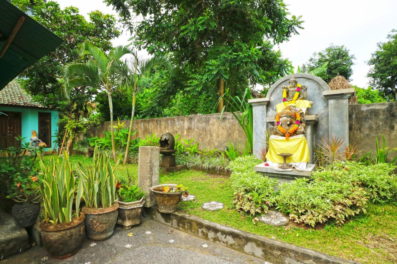 Downtown Monkey Forest Hostel Ubud  Exterior photo